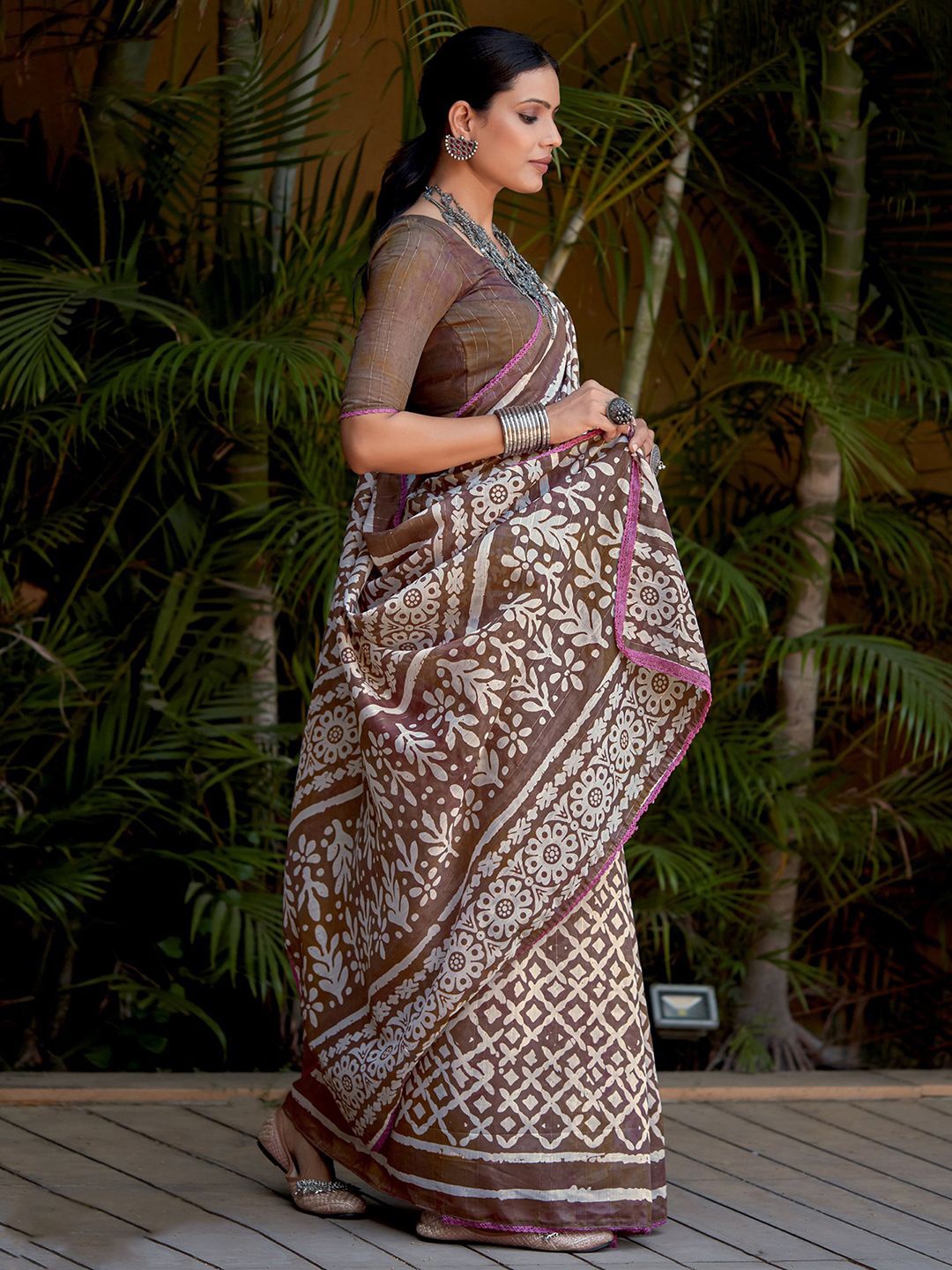 

Satrani Batik Sequinned Saree, Brown
