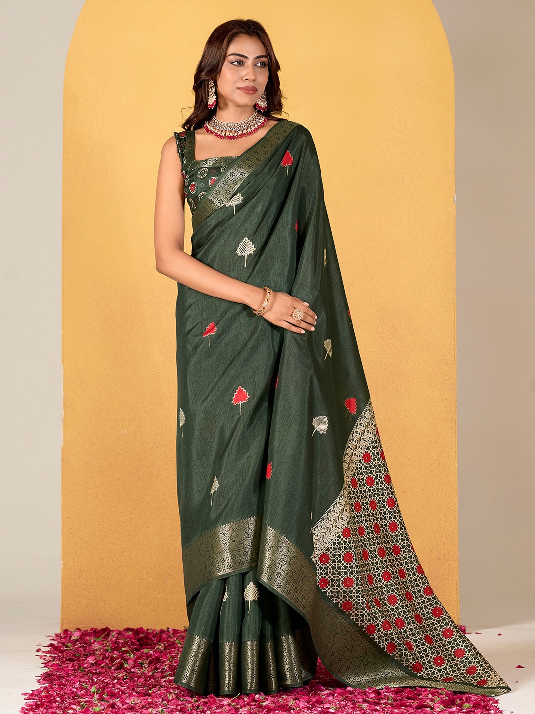 

Satrani Woven Design Zari Saree With Blouse Piece, Olive