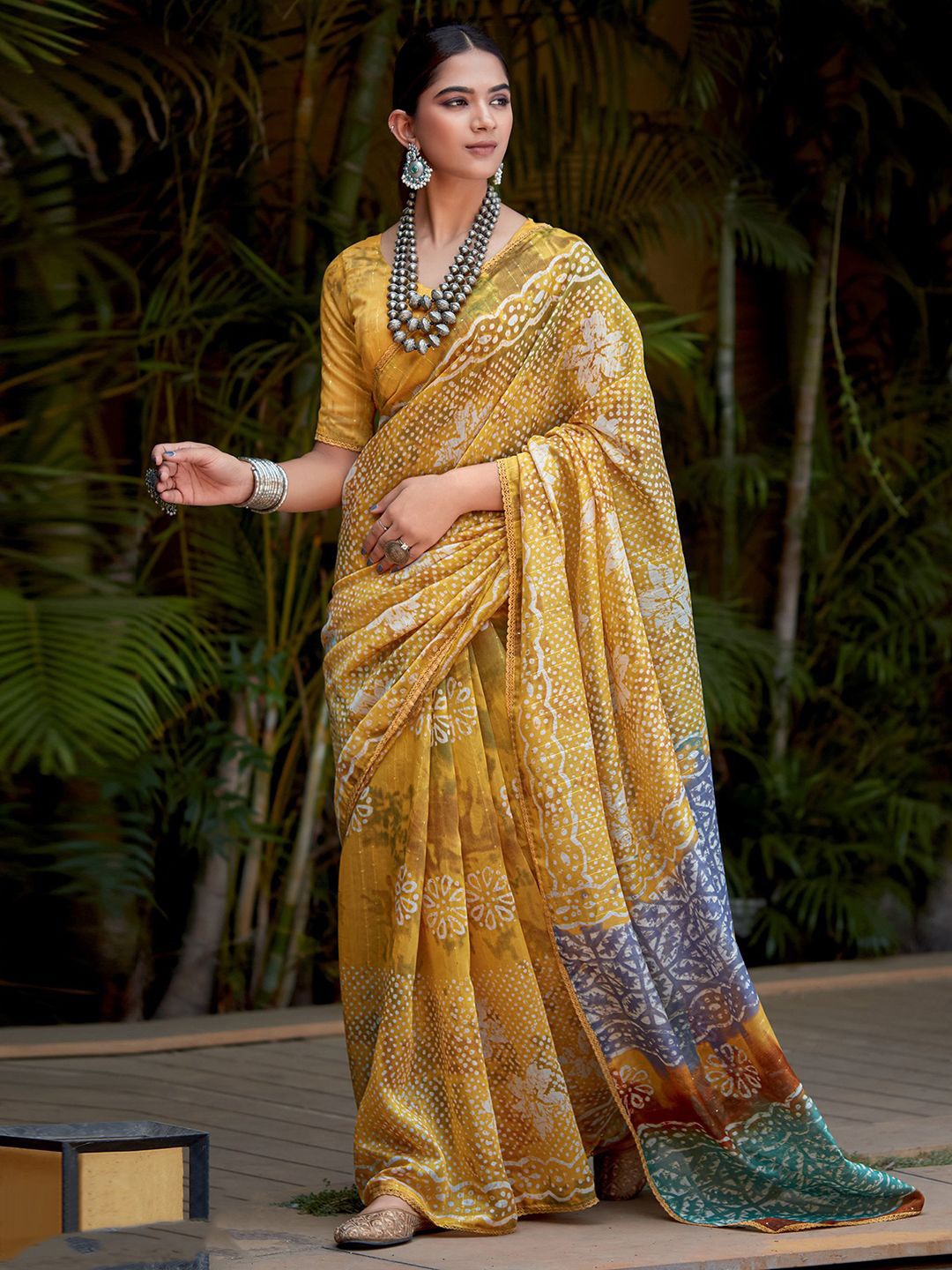 

Satrani Floral Batik Printed Saree, Yellow