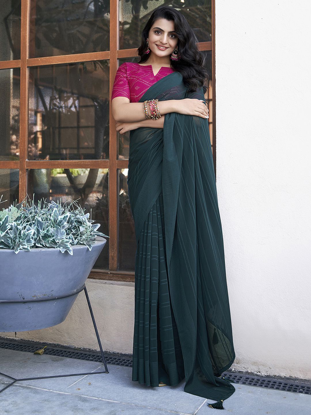

Satrani Striped Pure Georgette Saree, Green