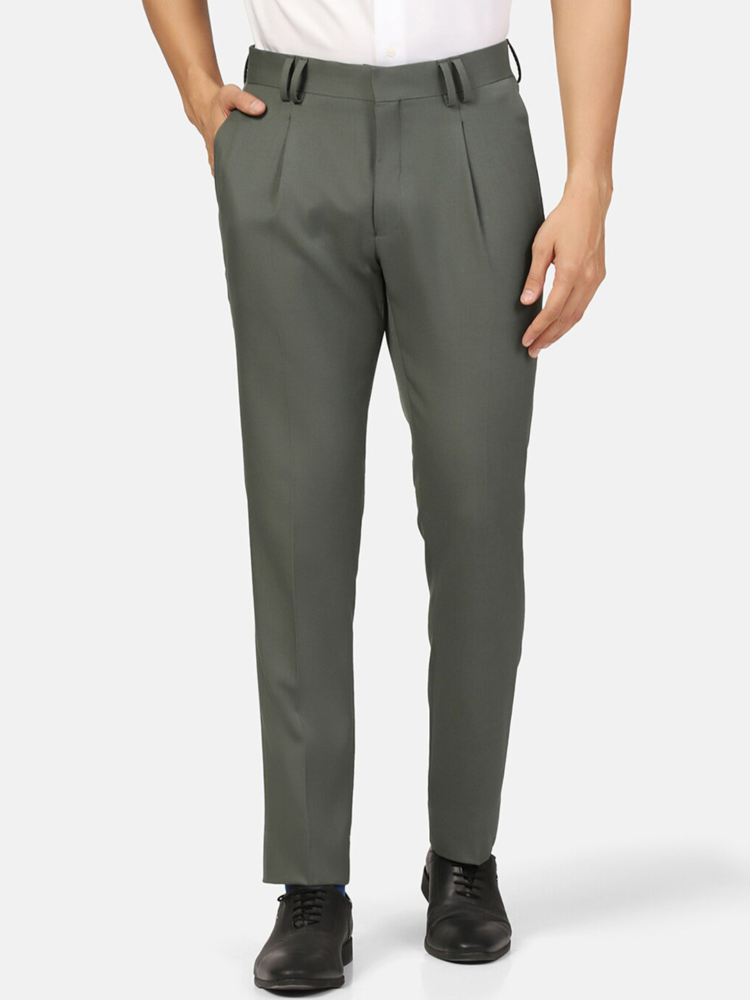 

Blackberrys Men Classic Slim Fit Pleated Trousers, Olive
