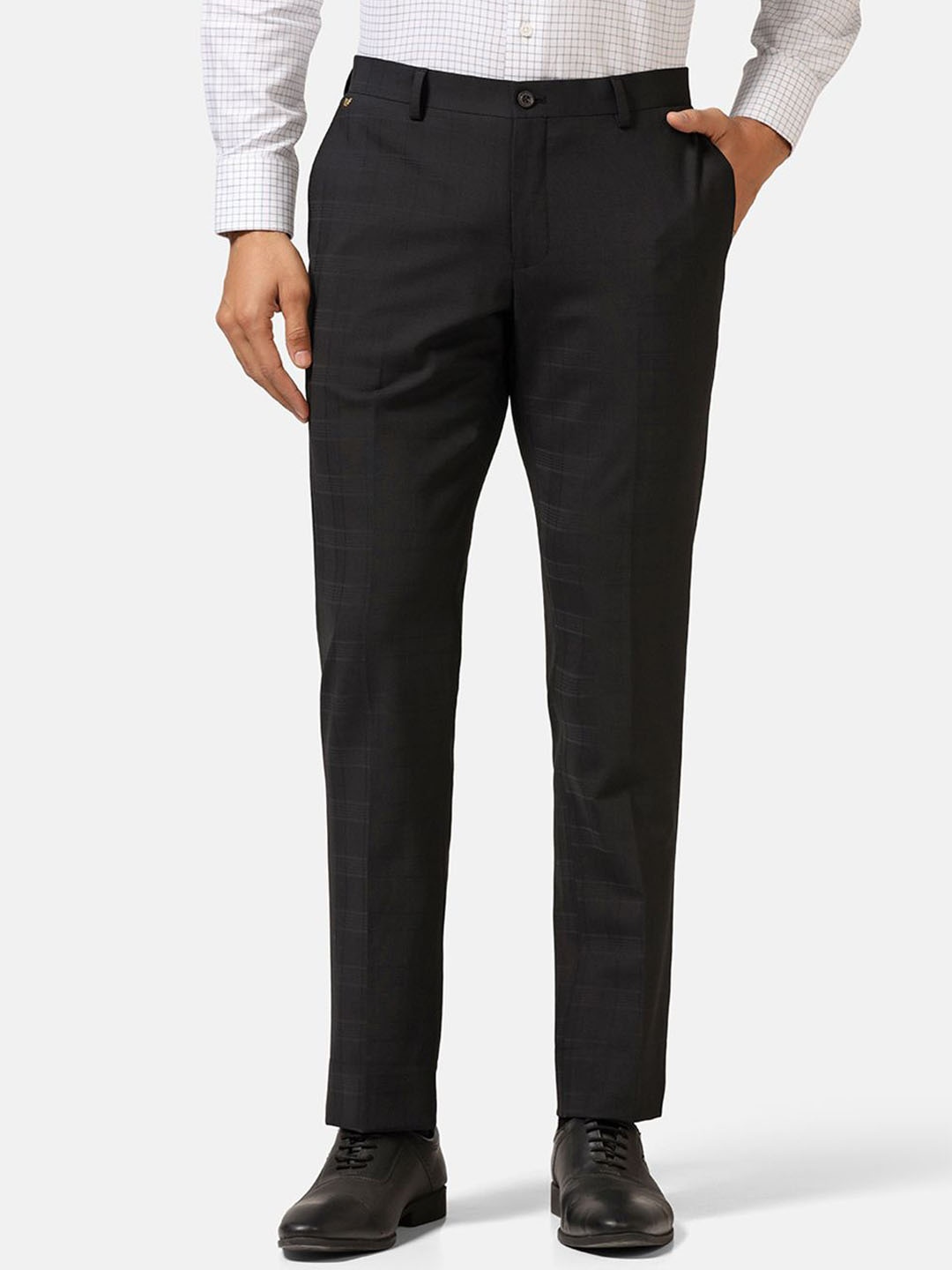 

Blackberrys Men Classic Slim Fit Trousers, Black