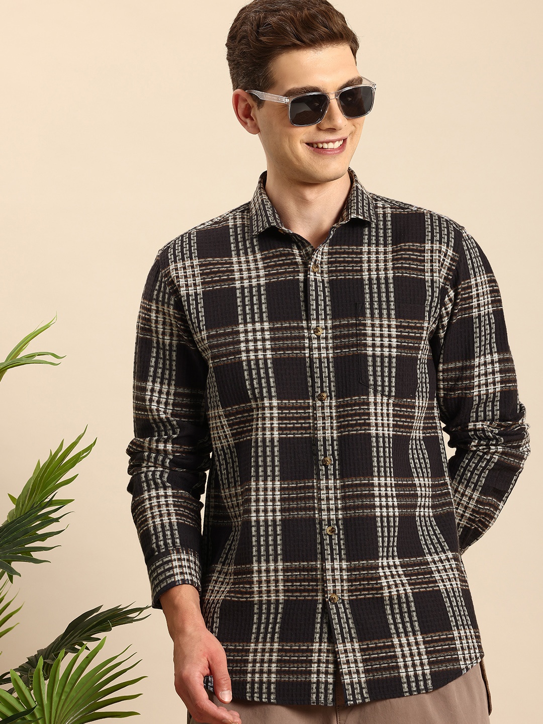 

Mast & Harbour Men Standard Checked Casual Shirt, Black
