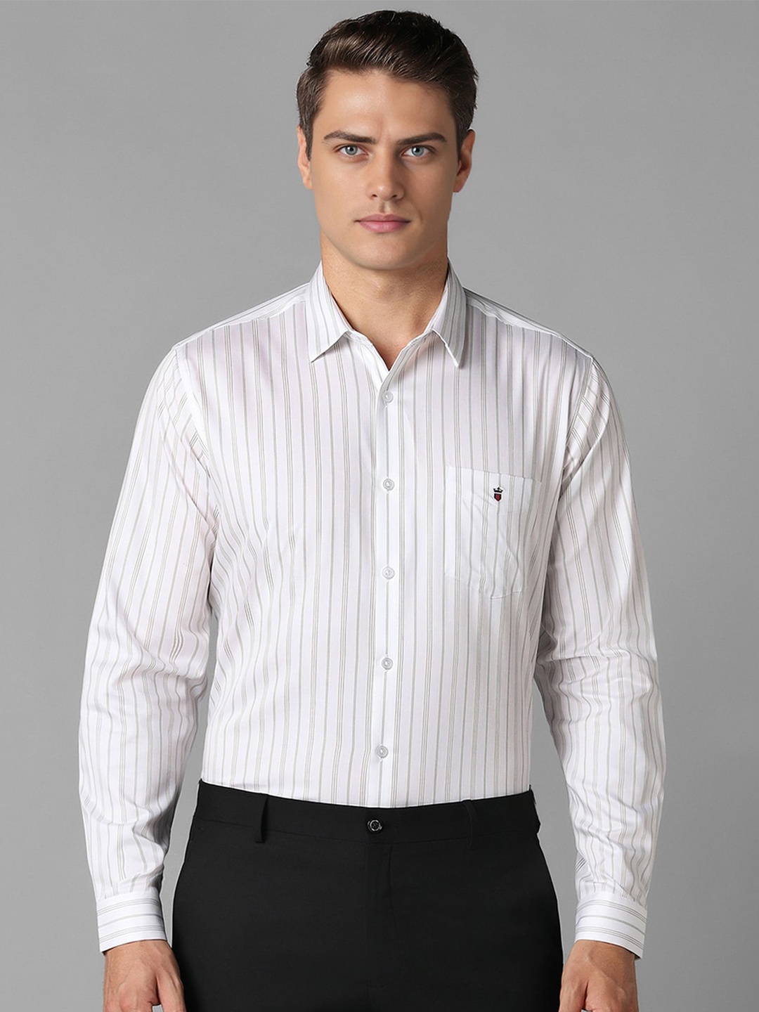 

Louis Philippe Sport Vertical Stripes Cutaway Collar Slim Fit Pure Cotton Casual Shirt, White