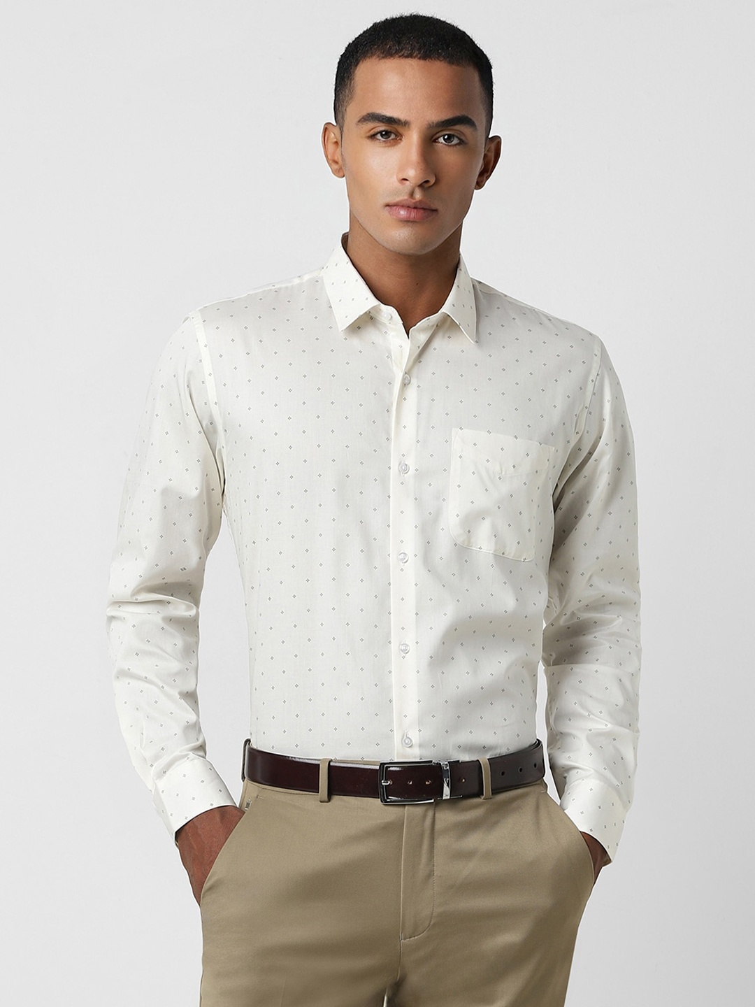 

Peter England Men Slim Fit Floral Opaque Printed Formal Shirt, Cream