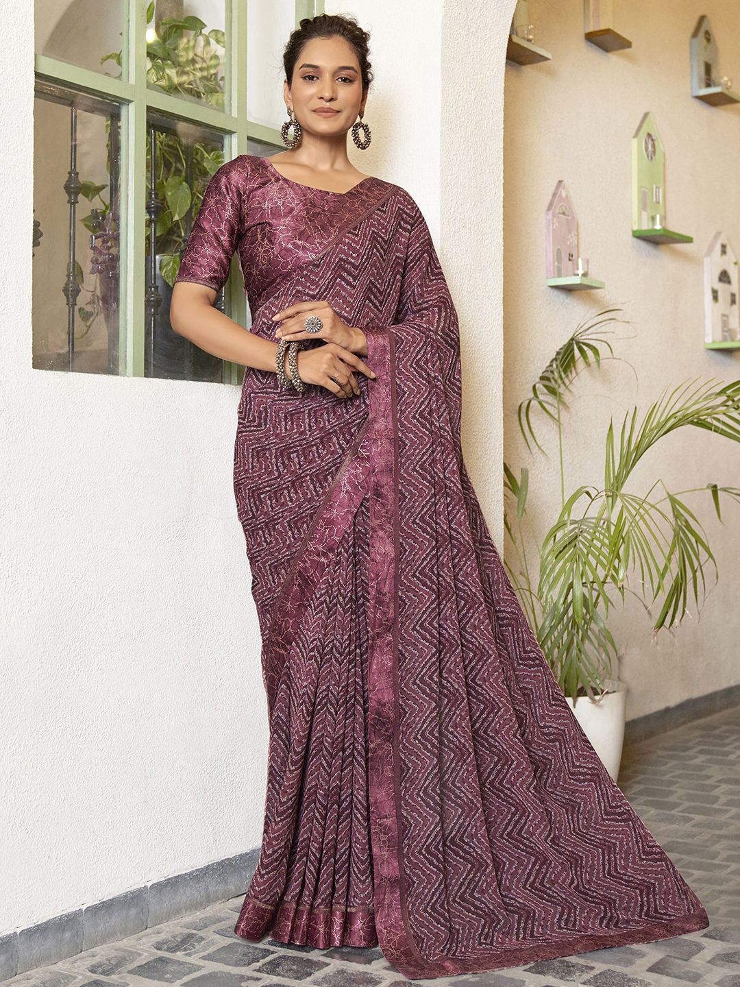 

Mitera Pure Georgette Saree, Purple