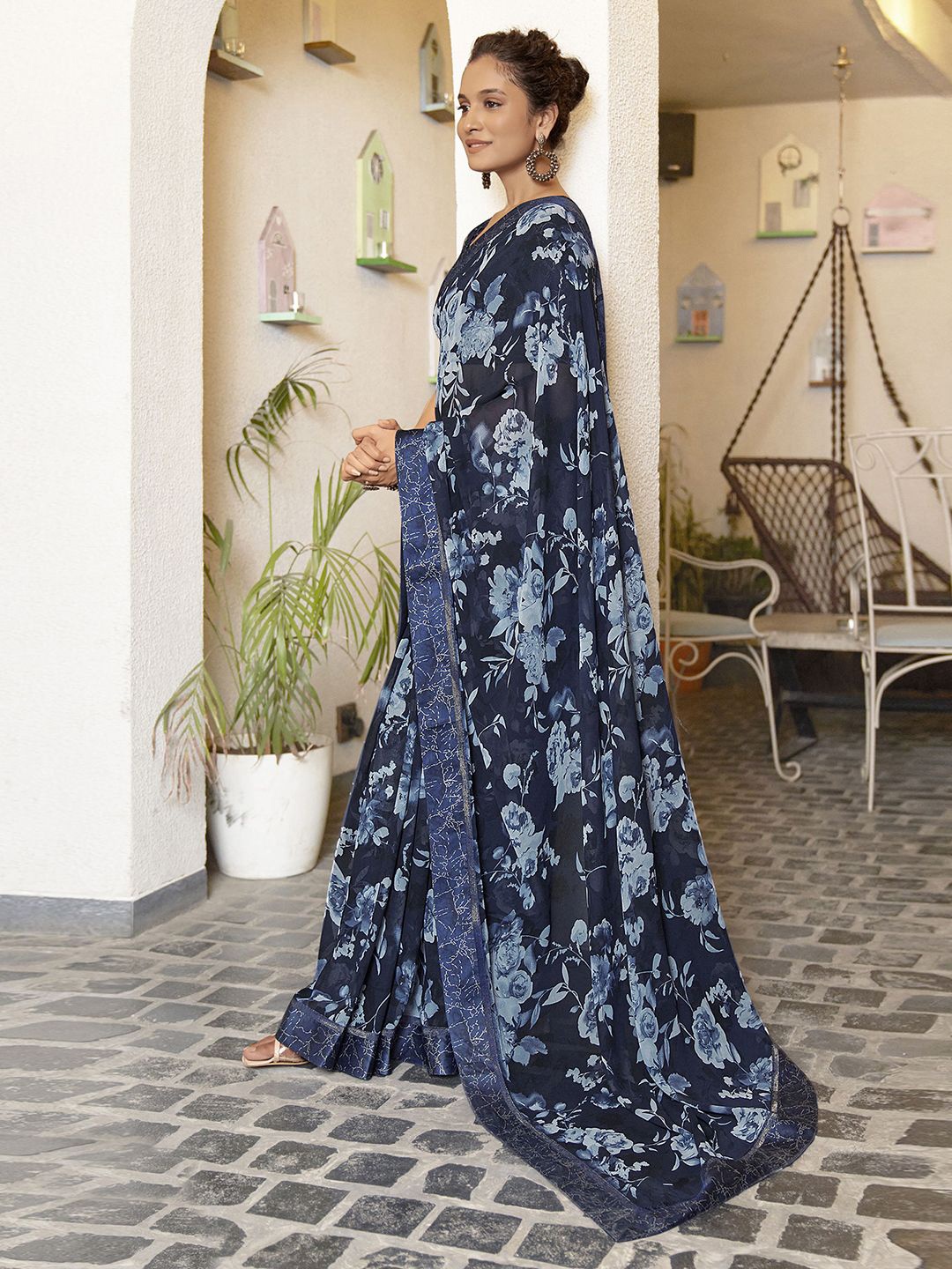 

Mitera Floral Pure Georgette Saree, Navy blue