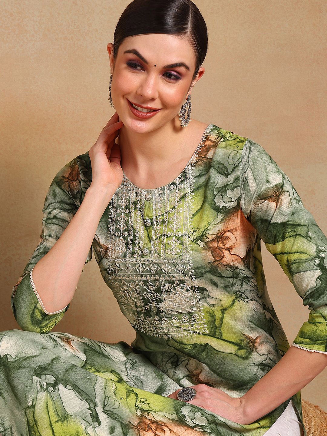 

Anouk Women Embroidered Abstract Regular Straight Kurta, Green