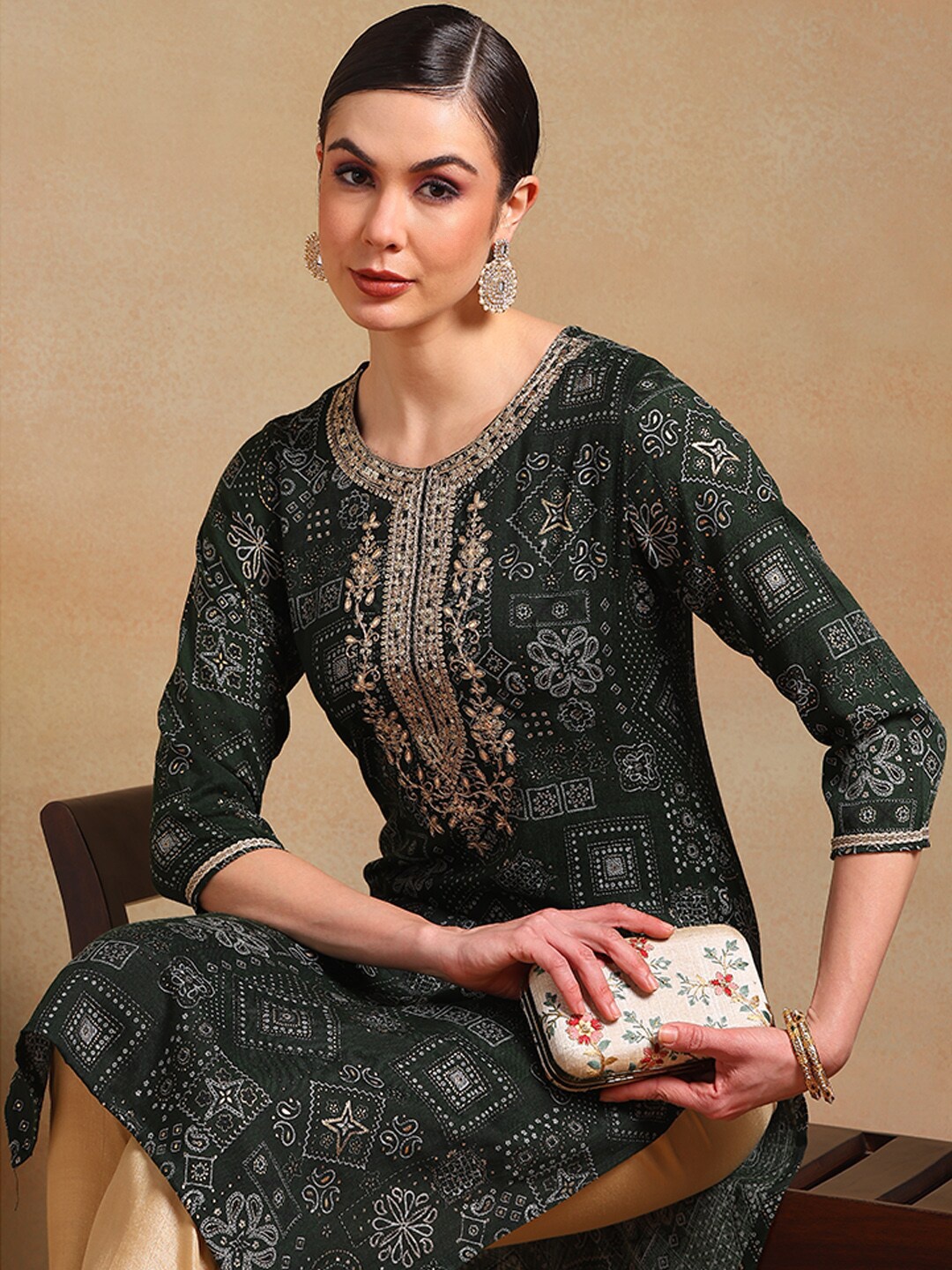 

Anouk Green Ethnic Motifs Printed Thread Work Straight Kurta