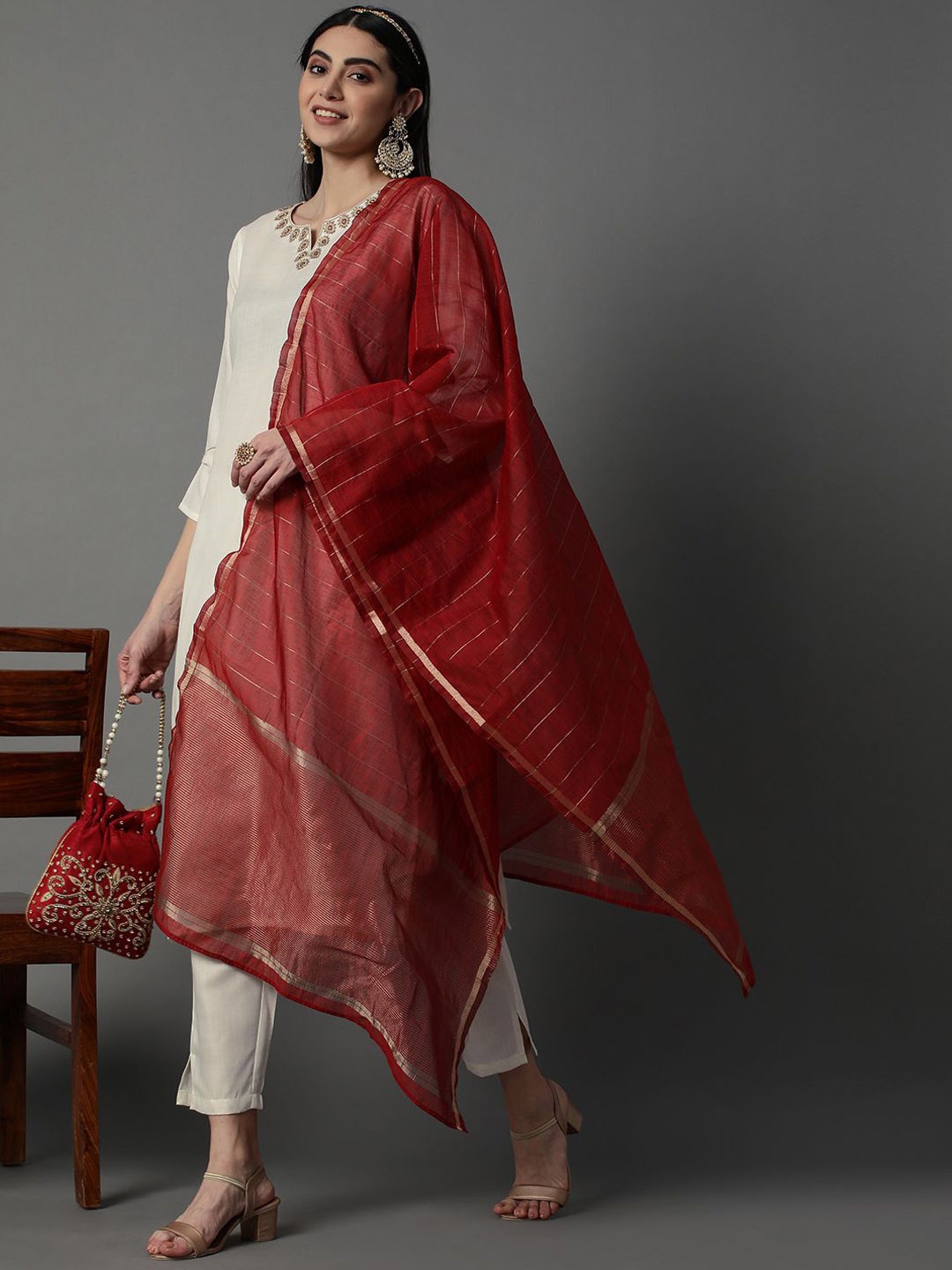 

HEEPOSH Women Regular Thread Work Kurta with Trousers & With Dupatta, Off white