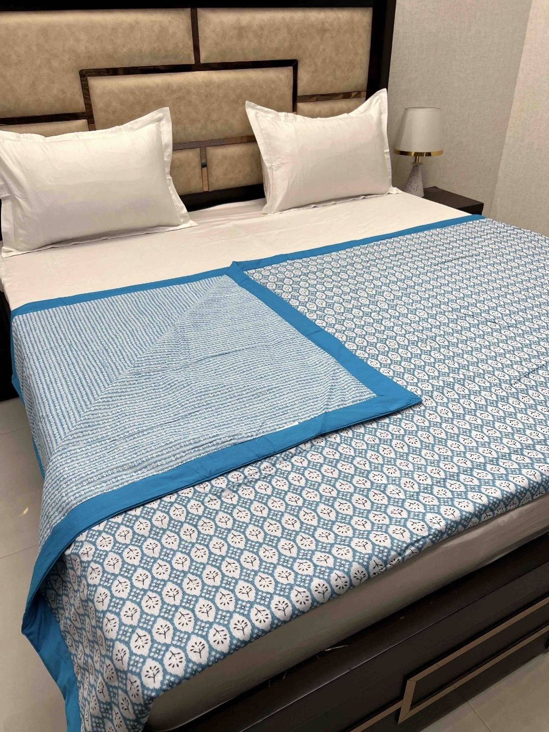 

Pure Decor Blue & White Floral AC Room 210 GSM Double Bed Dohar