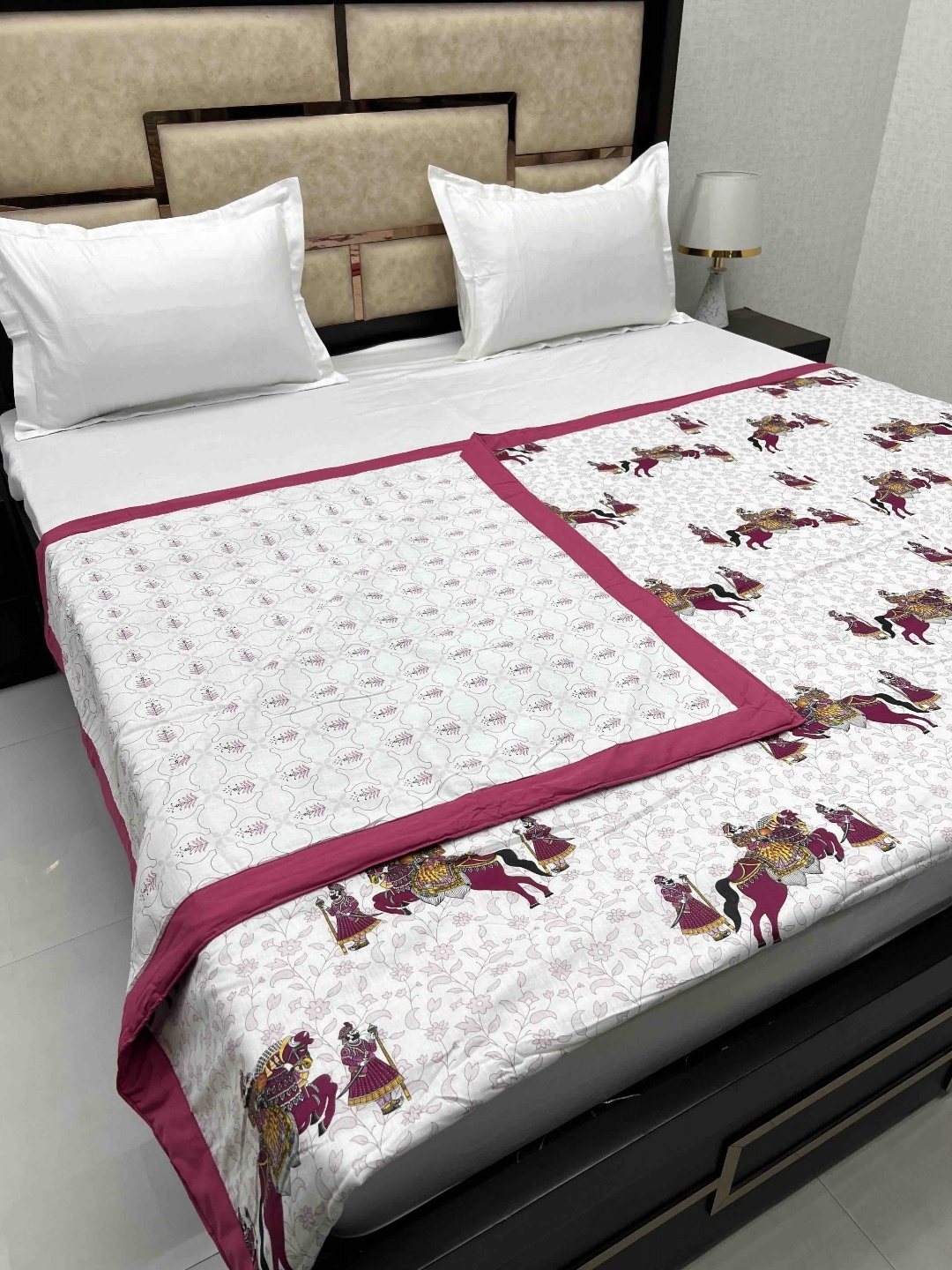 

Pure Decor silken Maroon Printed Pure Cotton Reversible AC Room 210 GSM Double Bed Dohar