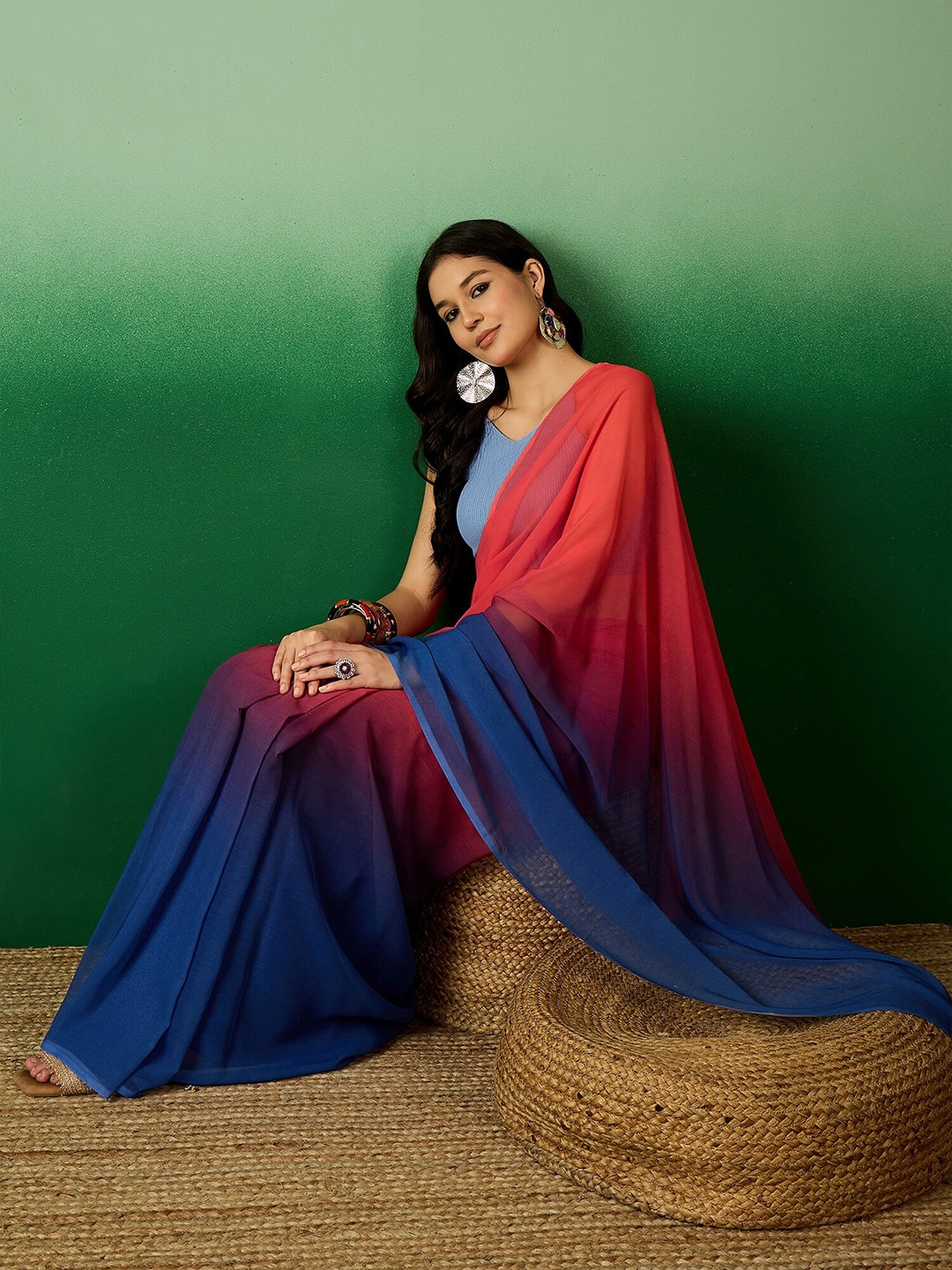 

Sangria Colorblocked Ready To Wear Saree With Blouse, Red