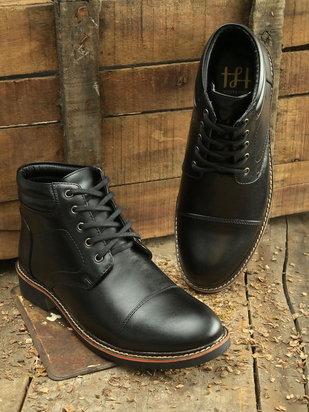 

Hydes N Hues Men Round Toe Regular Boots, Black