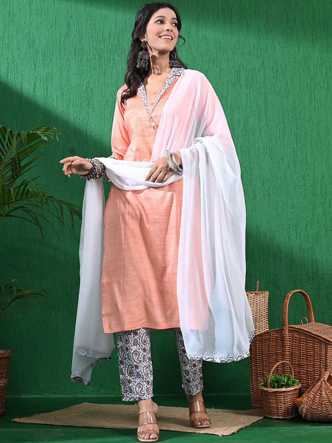 

Sangria Straight Kurta With Trouser & Dupatta Set, Orange