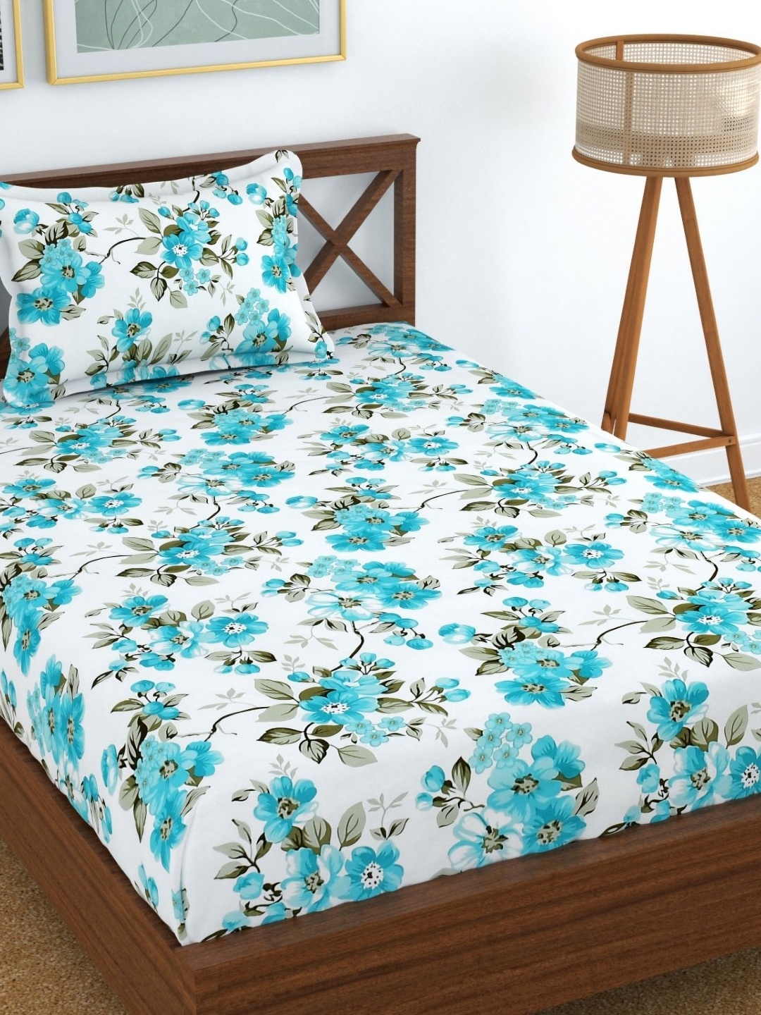 

UrbanArts White & Blue Floral 170 TC Single Bedsheet with 1 Pillow Covers