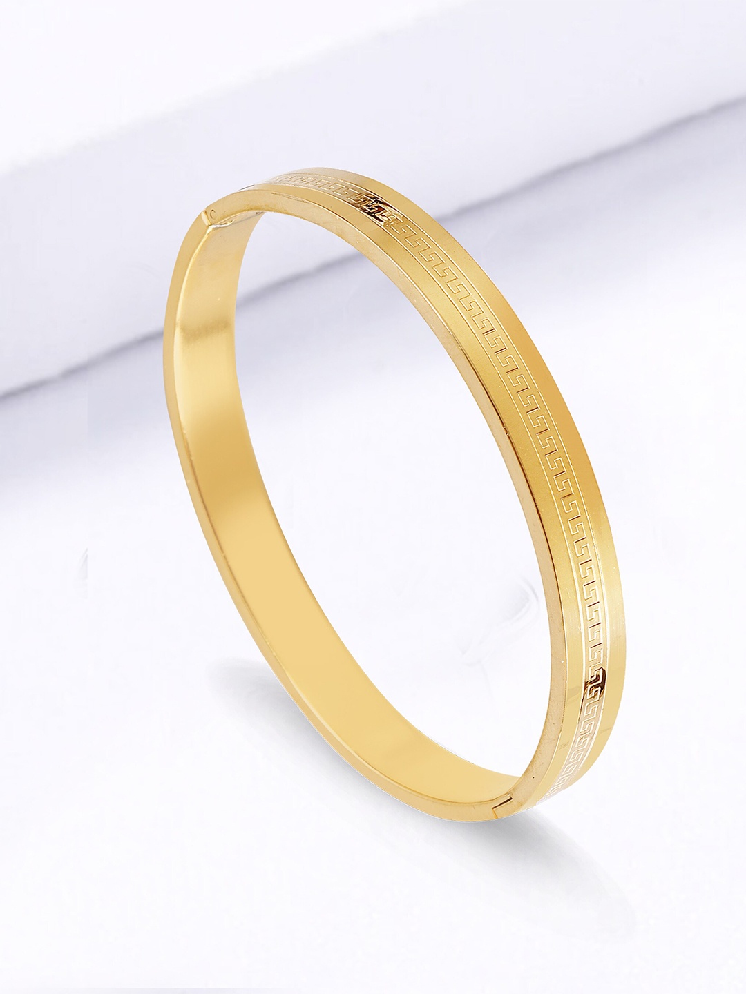 

The Roadster Lifestyle Co. Men Kada Bracelet, Gold