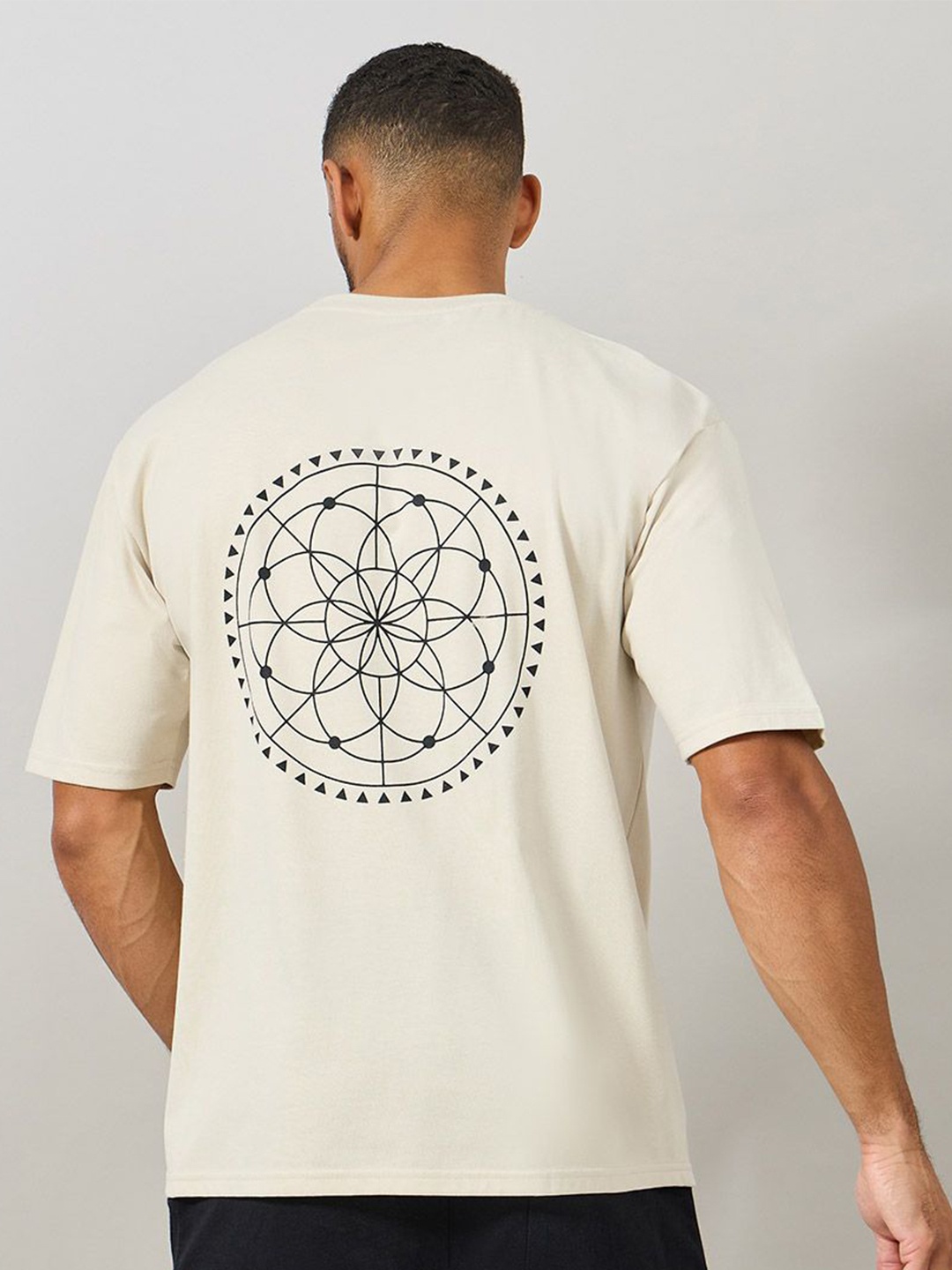 

Styli Men Geometric Back Print Oversized T-Shirt, Beige