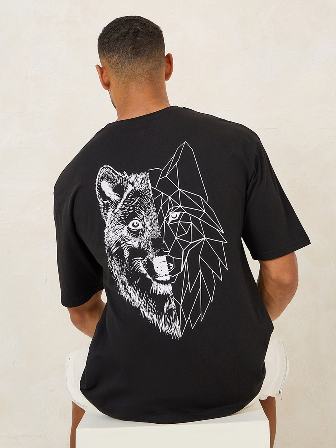 

Styli Men Wolf Graphic Print Oversized T-Shirt, Black