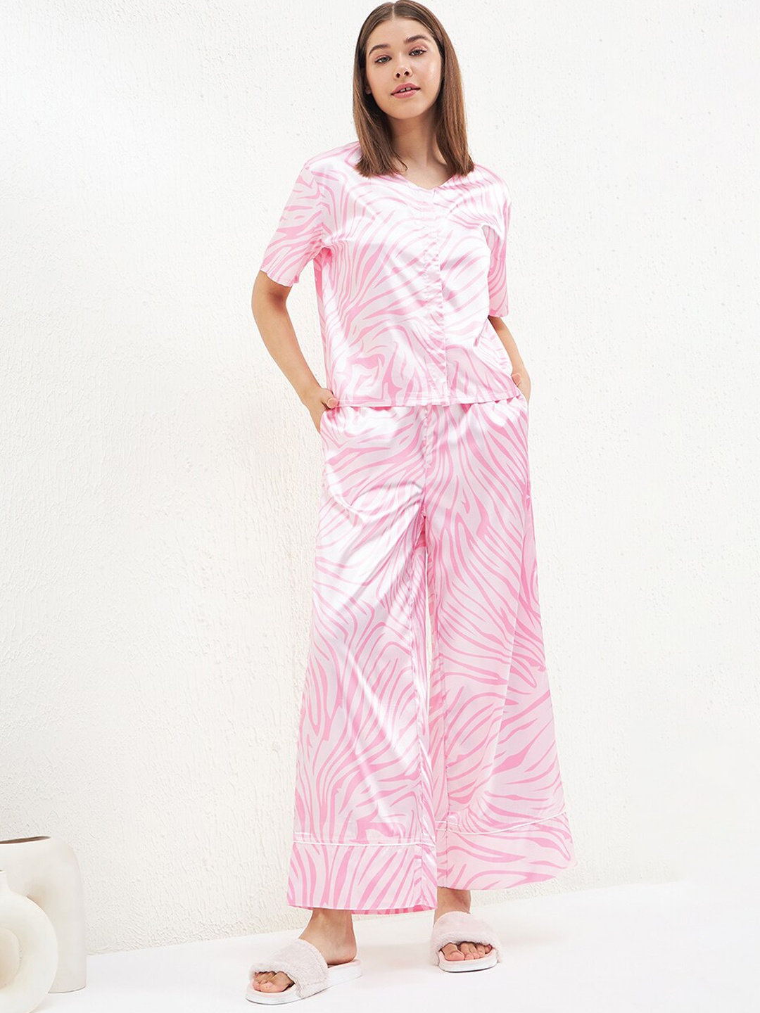 

Sweet Dreams Women Printed Night suit, Pink