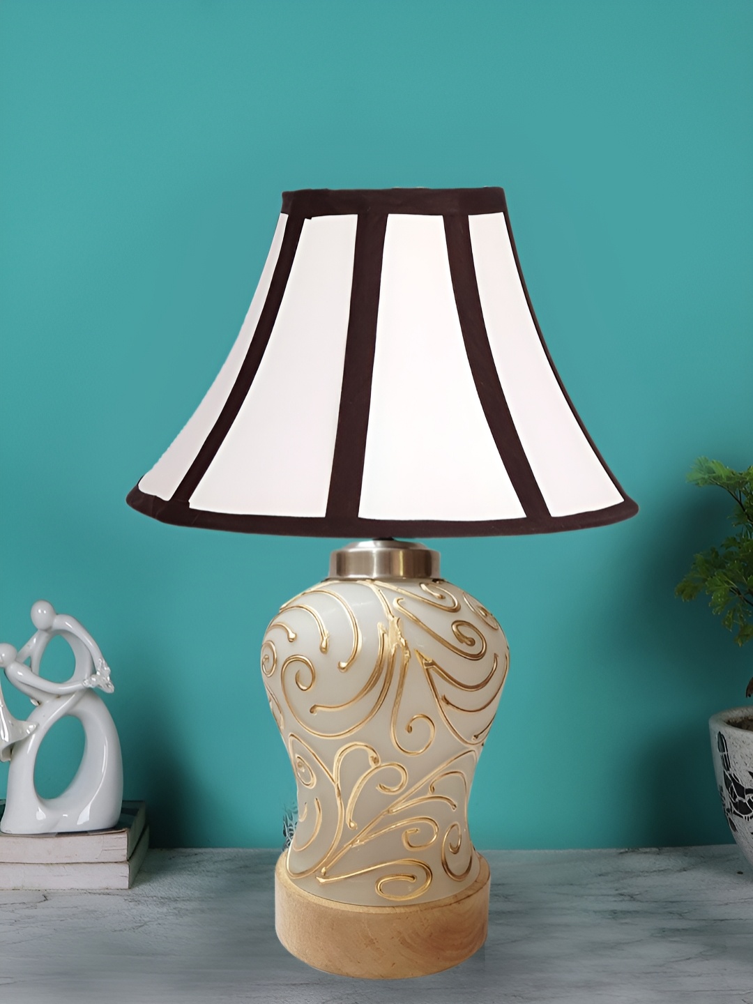

Devansh Glass Traditional Frusturical Shaped Table Lamp, Black