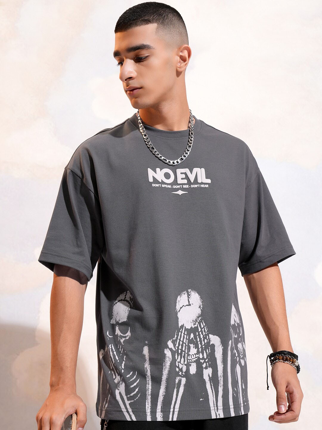 

HIGHLANDER Men Printed Round Neck Collar Raw Edge T-shirt, Grey