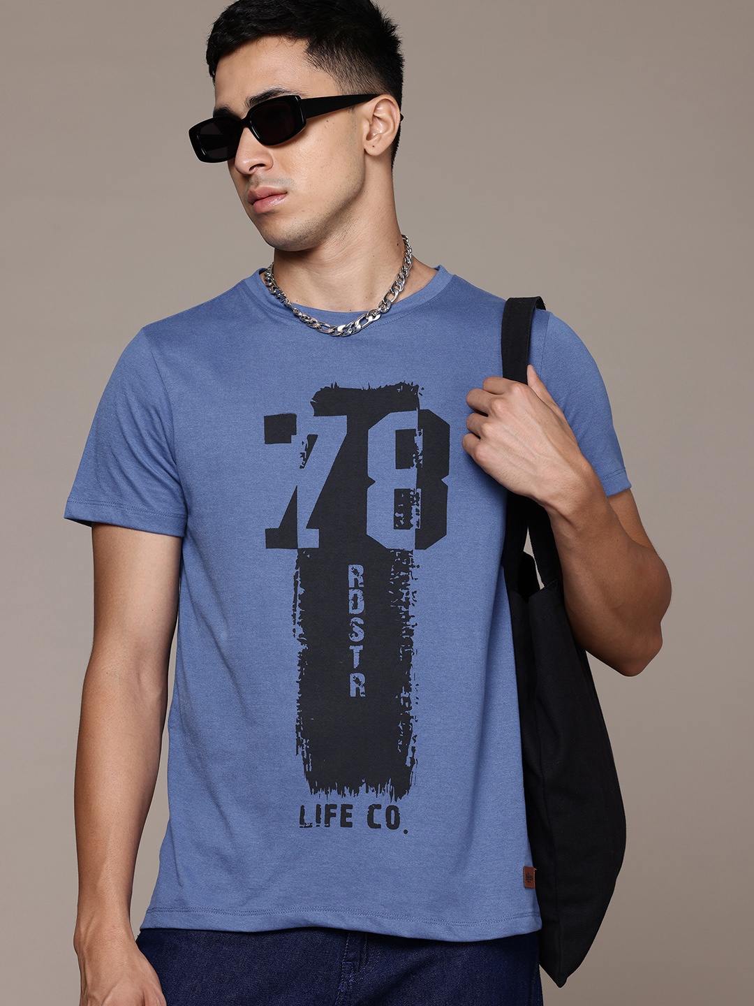 

Roadster Men Printed T-shirt, Blue