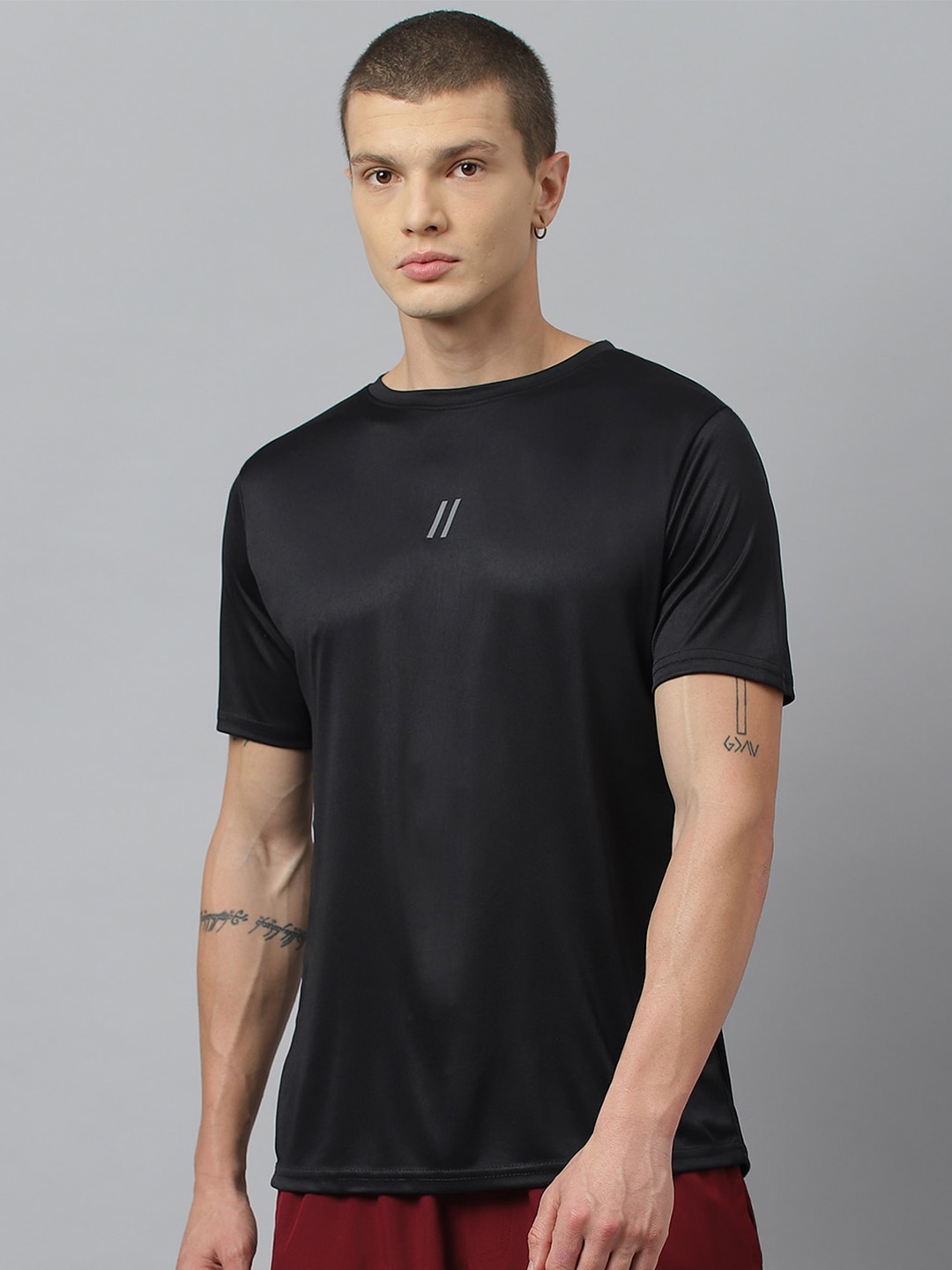 

ATICX Men Slim Fit T-shirt, Black