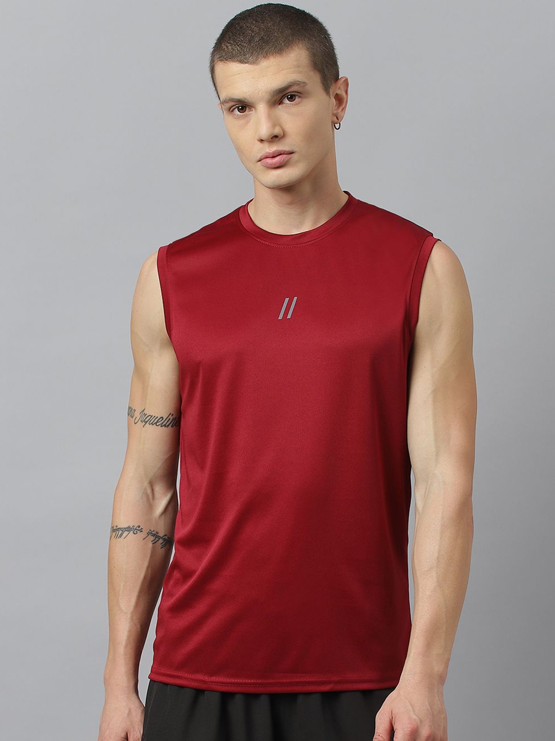 

ATICX Men Slim Fit T-shirt, Maroon