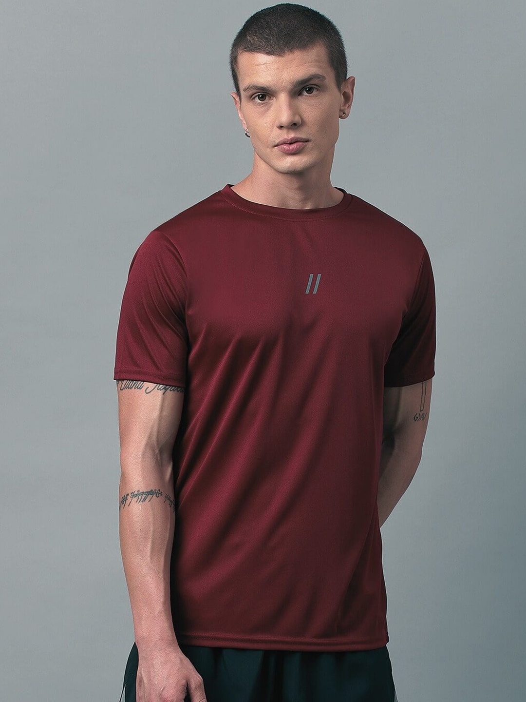 

ATICX Men Slim Fit T-shirt, Burgundy