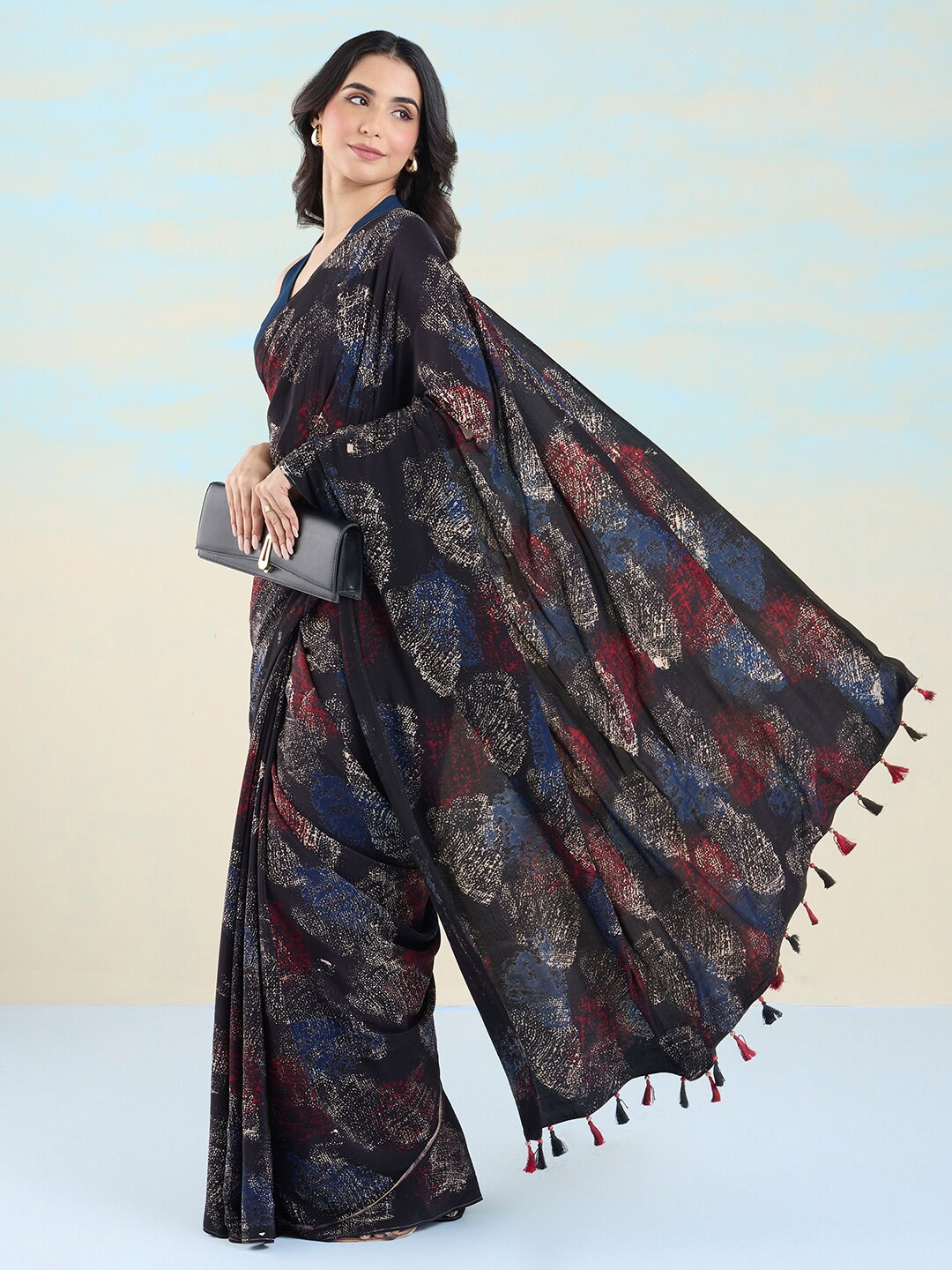 

navyasa by liva Abstract printed Liva Saree, Black