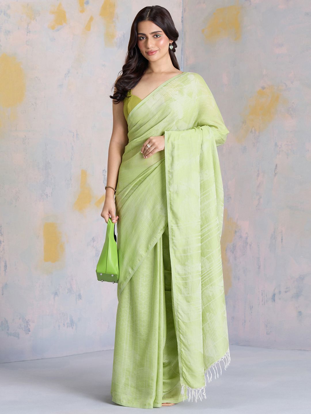 

navyasa by liva Striped Liva Jamdani Saree, Green