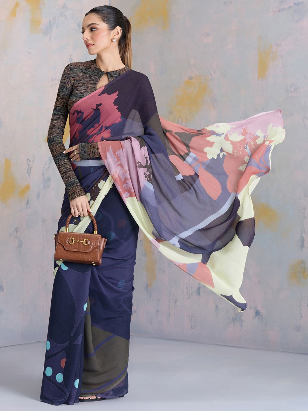

navyasa by liva Abstract printed Liva Saree, Black