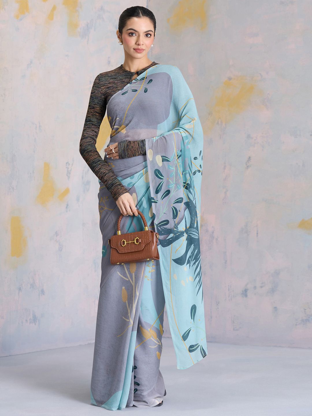 

navyasa by liva Abstract Printed Liva Saree, Grey