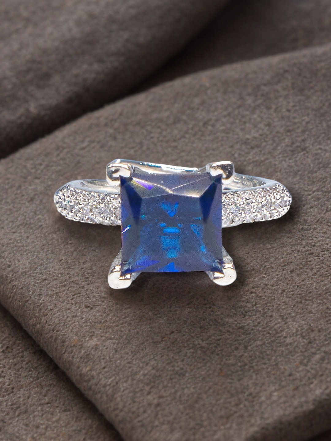 

Manikya Rhodium-Plated CZ-Studded Adjustable Finger Ring, Silver
