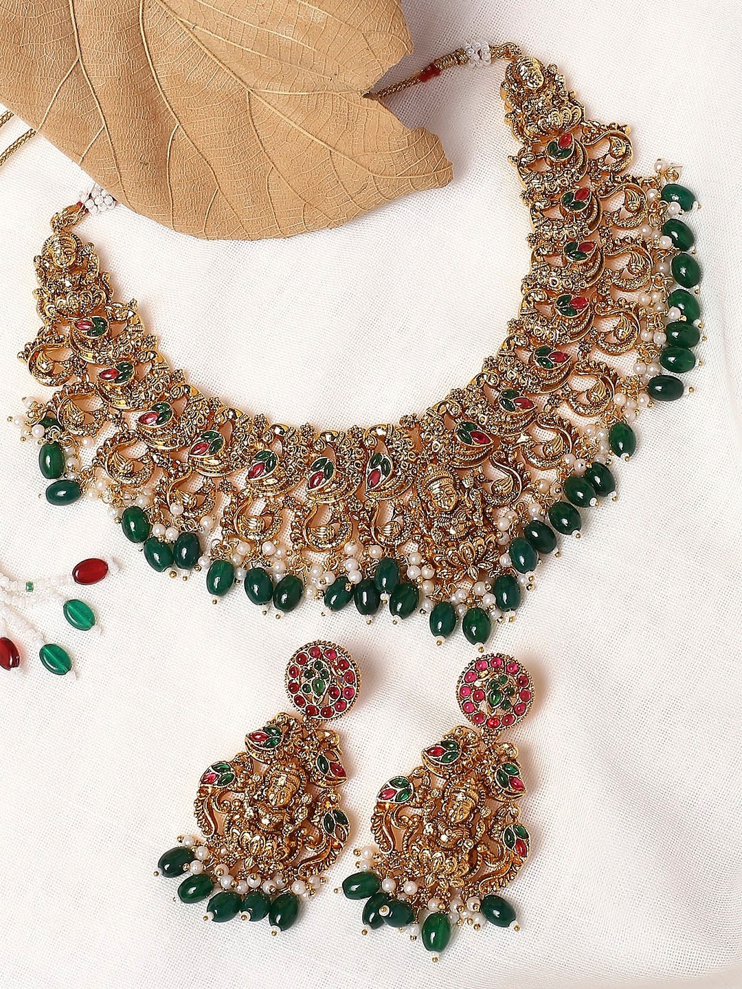 

OOMPH Women Stone-Studded & Beaded Laxmi Jewellery Set, Gold