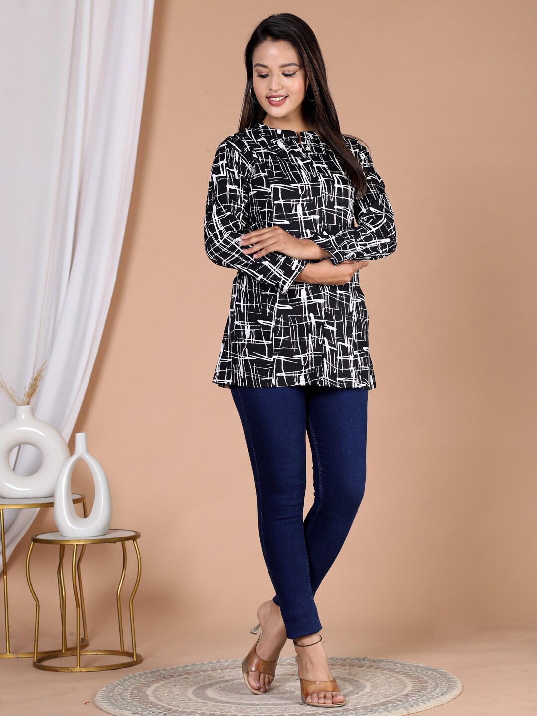 

HERE&NOW Women Comfort Opaque Printed Casual Shirt, Black