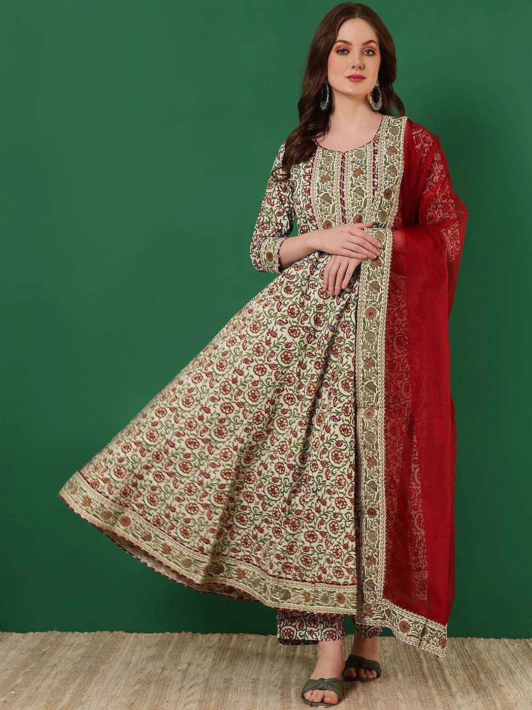 

GLAM ROOTS Women Floral Printed Empire Kurta with Palazzos & Dupatta, Green