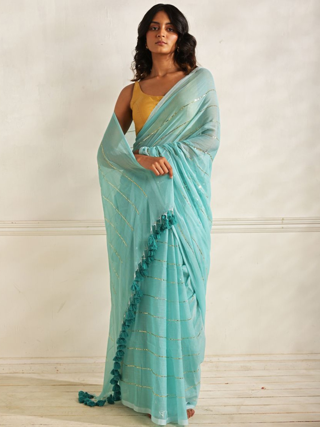 

HUTS AND LOOMS Sequined Lines Mul Cotton Saree, Blue