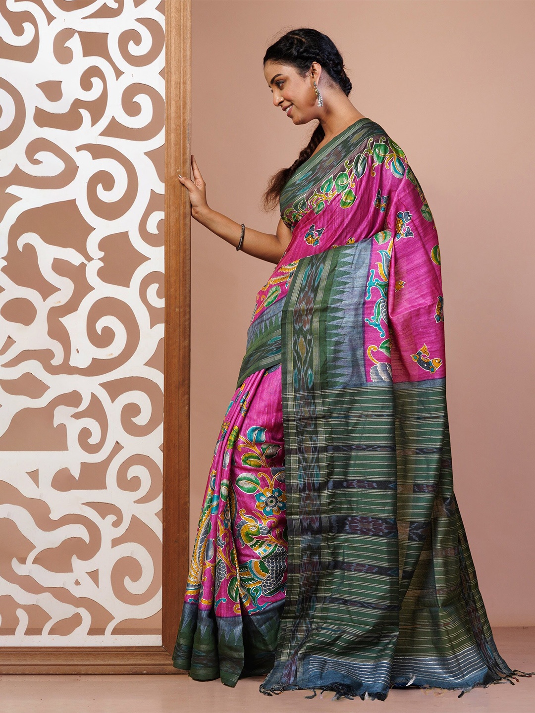 

Unnati Silks Ethnic Motifs Embroidered Pure Silk Tussar Saree, Pink