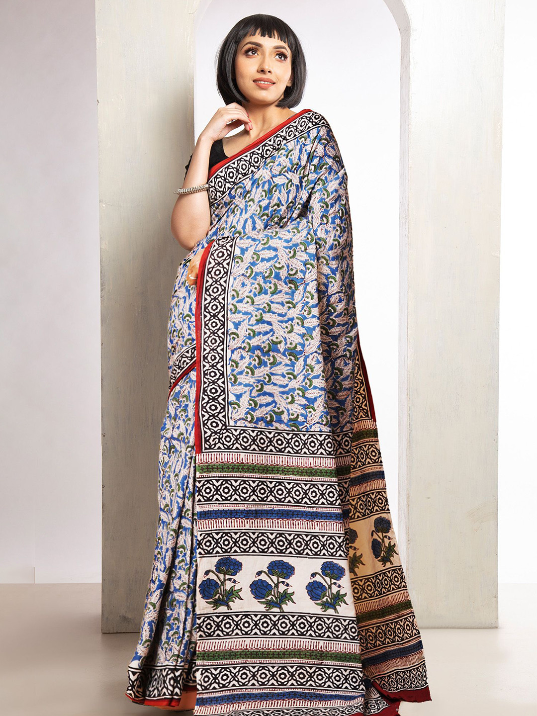

Unnati Silks Floral Pure Cotton Handloom Bagru Saree, Blue