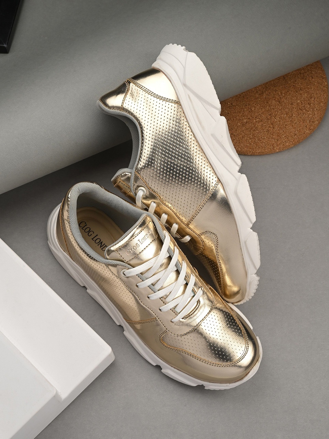 

CLOG LONDON Women Sneakers, Gold