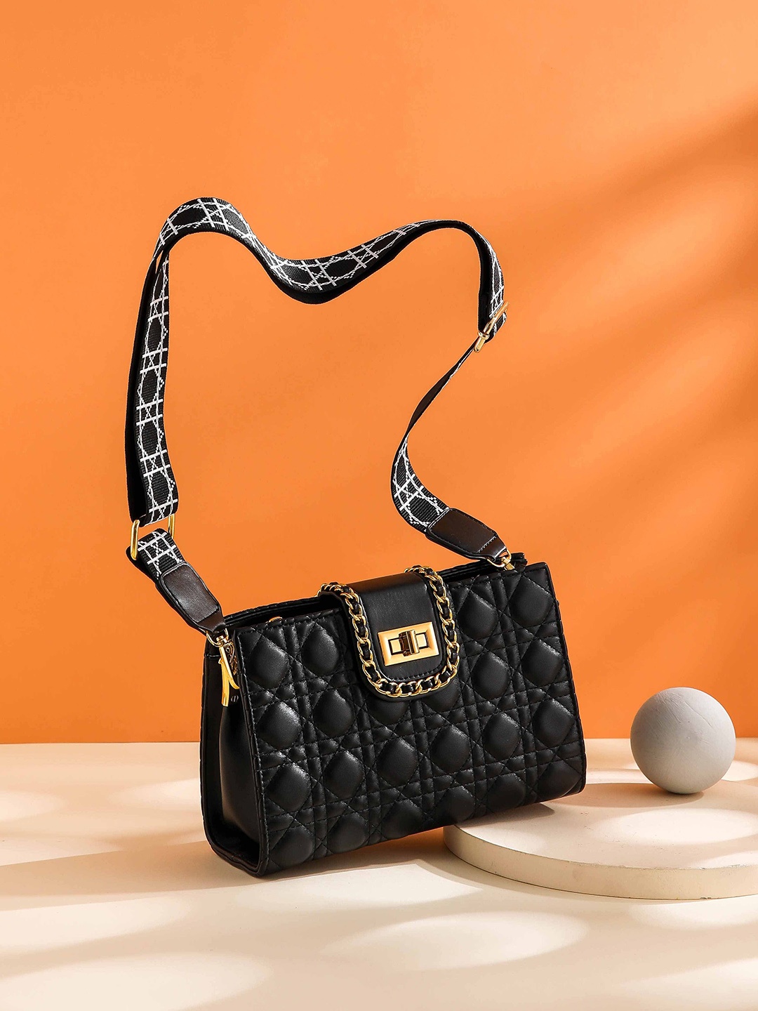 

Diva Dale PU Structured Sling Bag with Quilted, Black