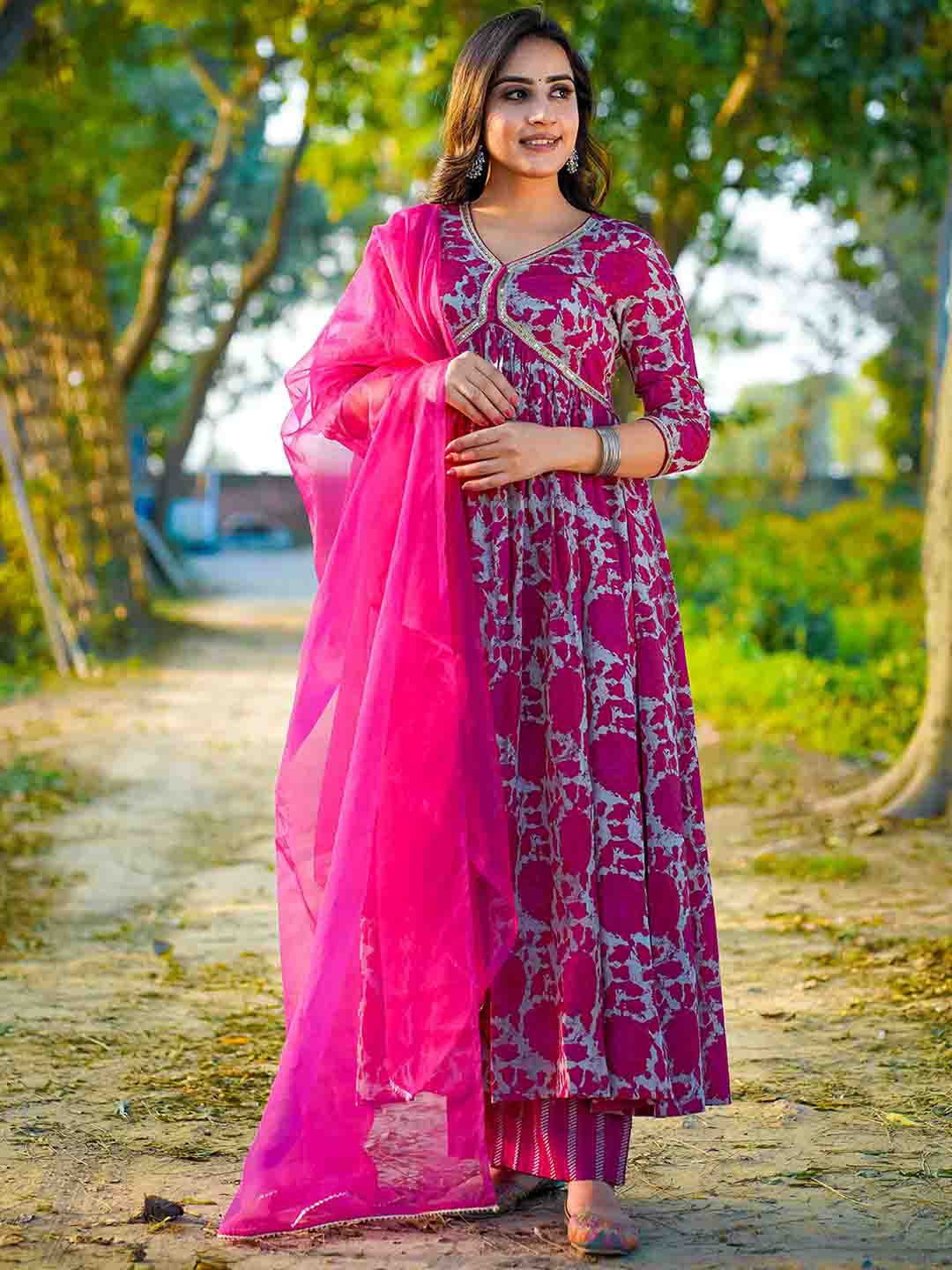 

Mizaz Floral Printed Regular Pure Cotton Kurta with Trousers & Dupatta, Pink