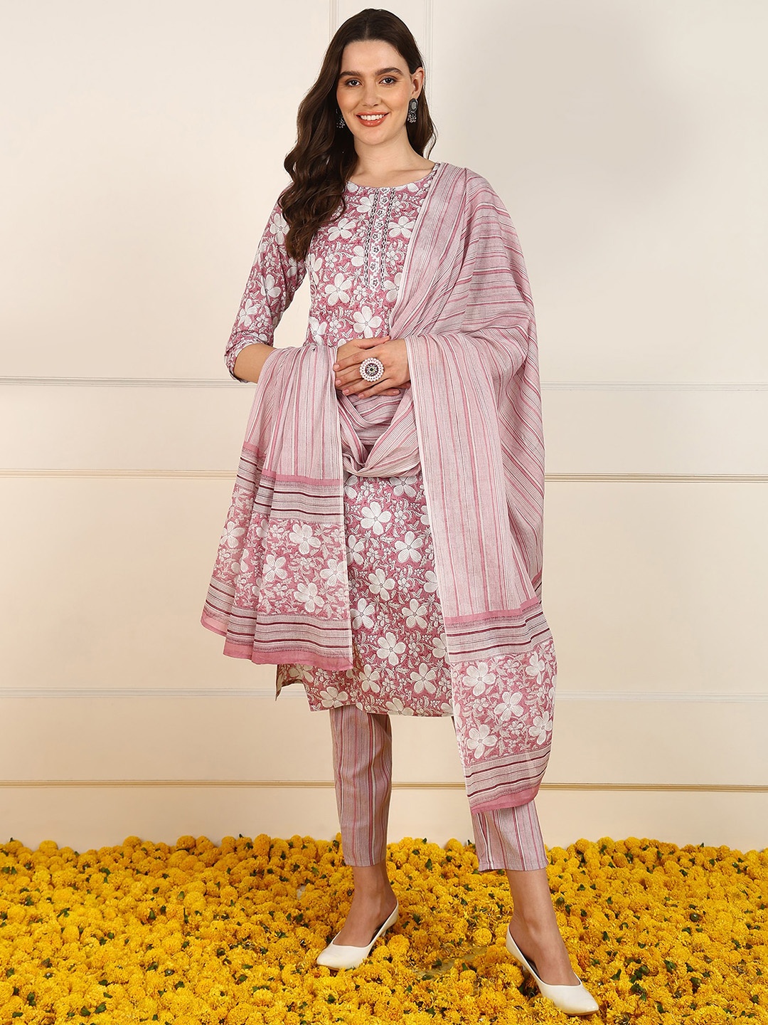 

AHIKA Women Floral Printed Regular Pure Cotton Kurta with Trousers & With Dupatta, Pink