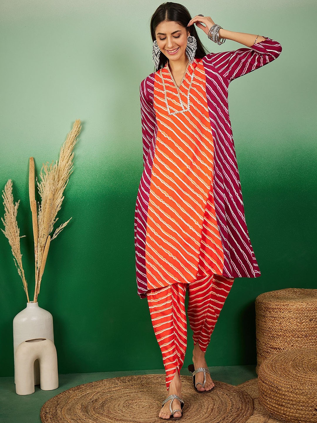 

Sangria Lehariya Printed V-Neck A-line Kurta With Dhoti Pant, Orange