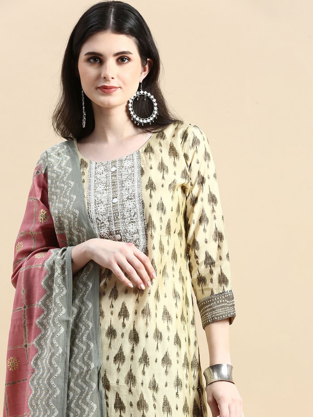 

GRANTH FASHION Ethnic Motifs Printed Thread Work Straight Kurta With Trousers & Dupatta, Yellow