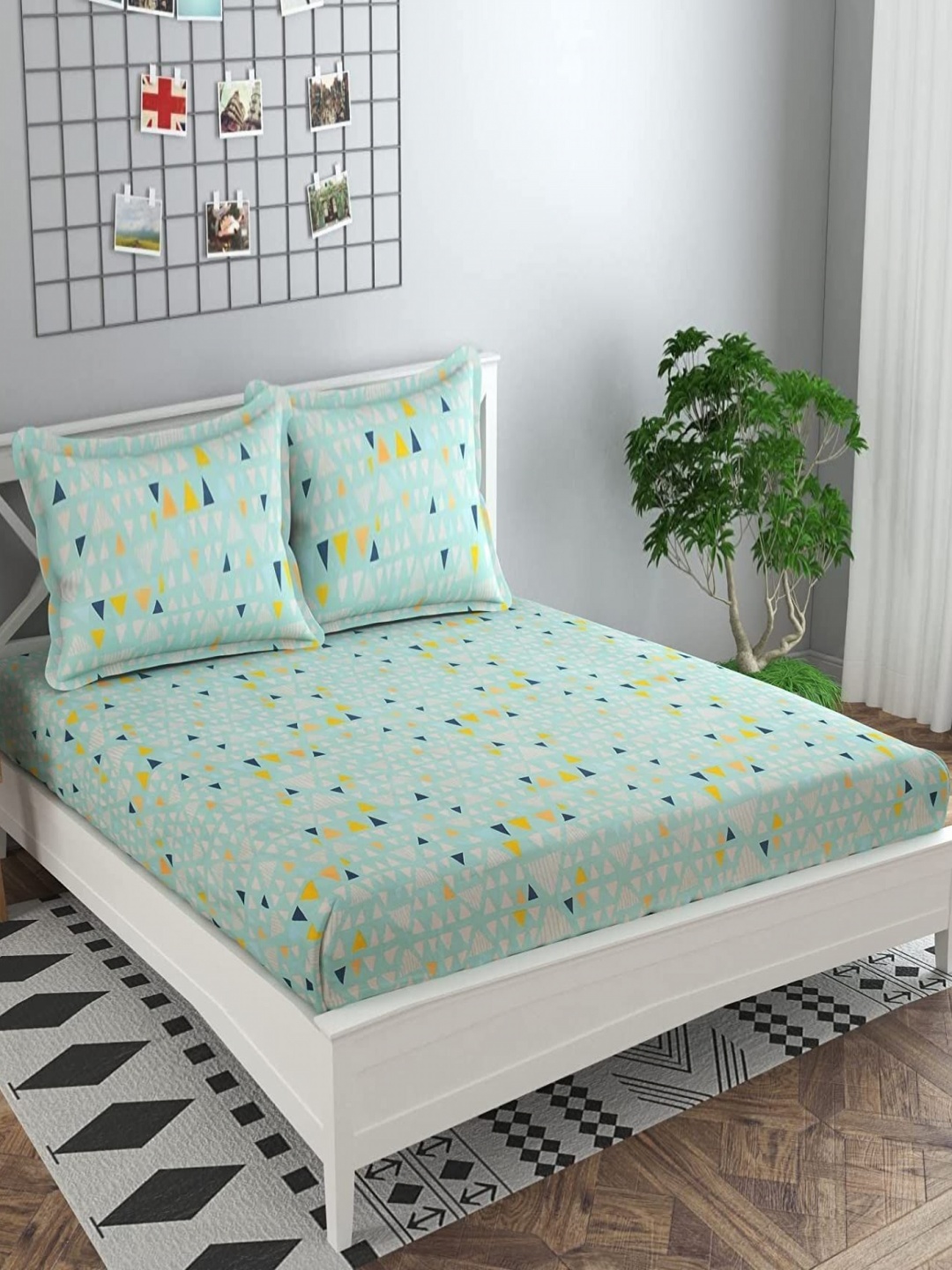 

RRC Green & Peach-Coloured Floral 144 TC King Bedsheet with 2 Pillow Covers