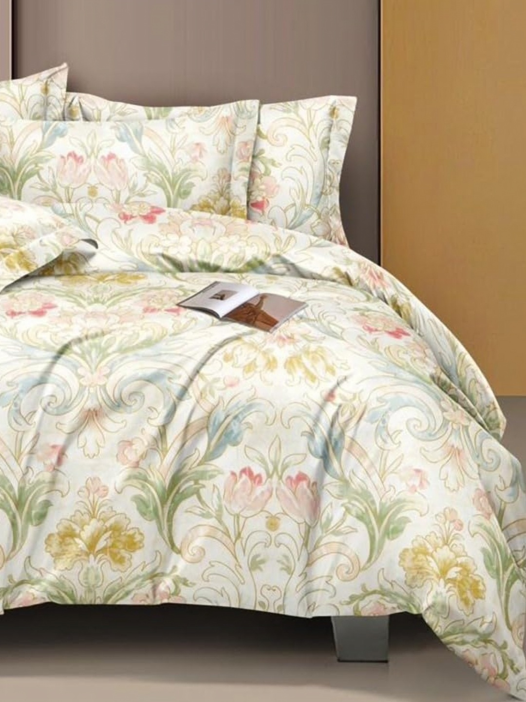 

RRC Green & White Floral 144 TC Queen Bedsheet with 2 Pillow Covers