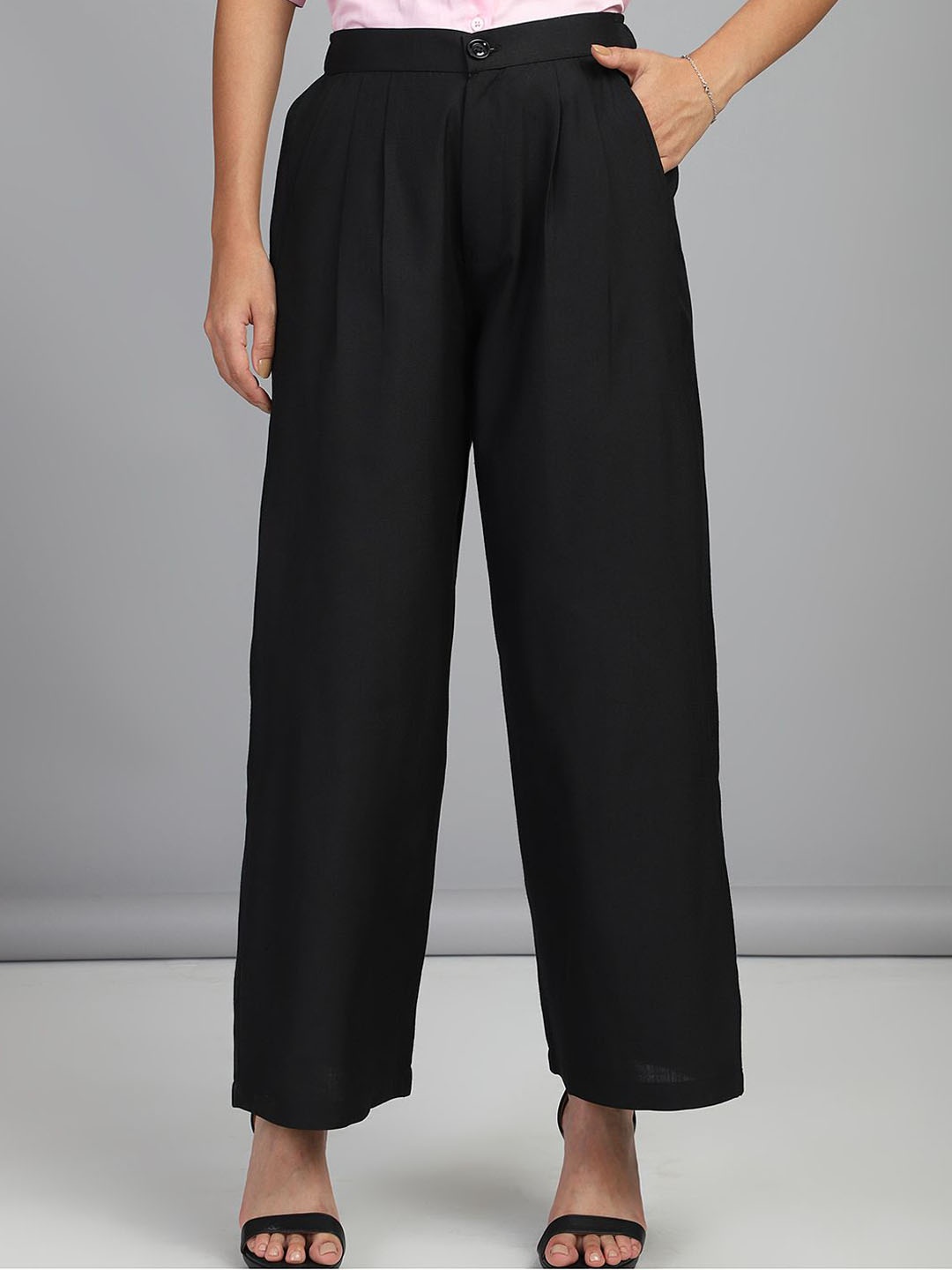 

FITHUB Women Straight Fit High-Rise Pleated Trousers, Black